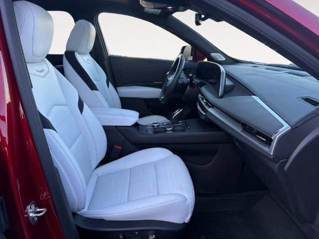 Used 2024 Cadillac XT4 Sport AWD/4WD image 15