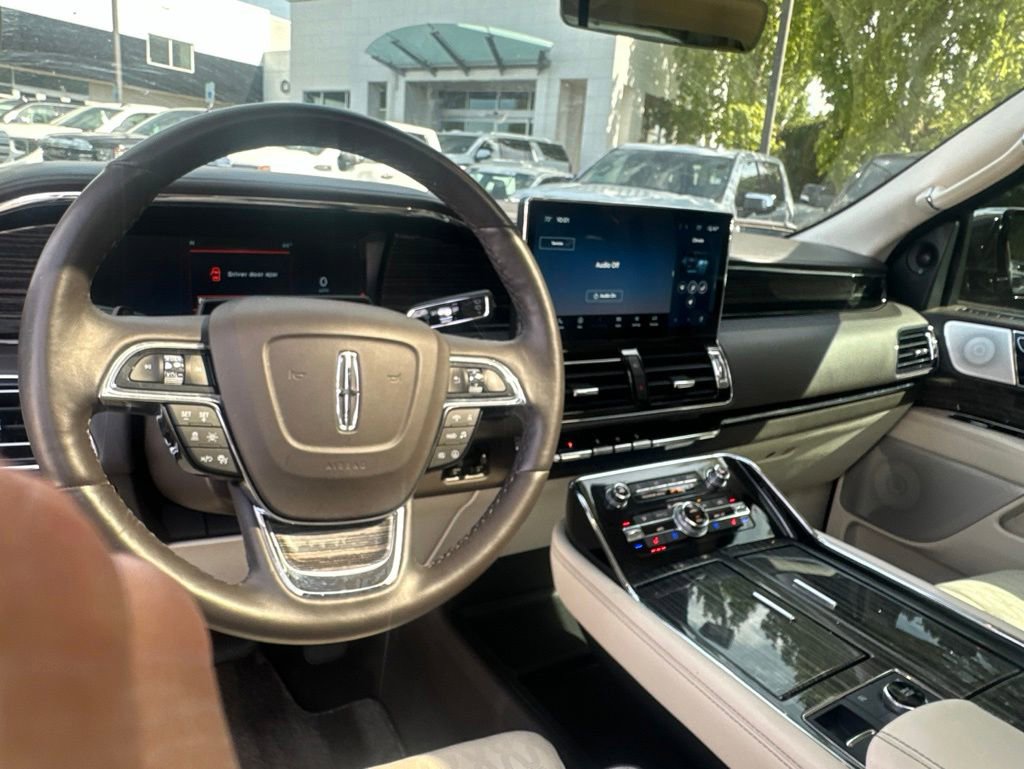 Used 2022 Lincoln Navigator L Black Label AWD/4WD image 13