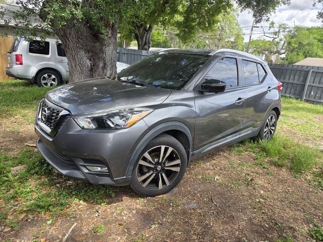 Used 2018 Nissan Kicks SR image 2