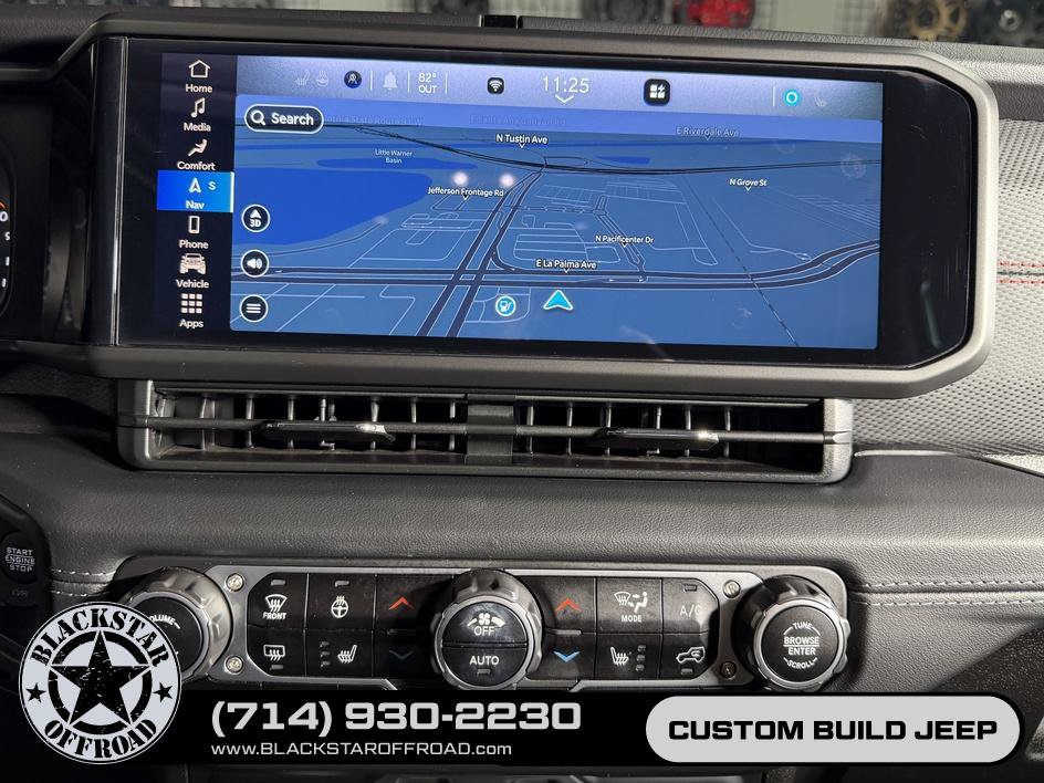 Used 2024 Jeep Gladiator Rubicon w/ Technology Group AWD/4WD image 25