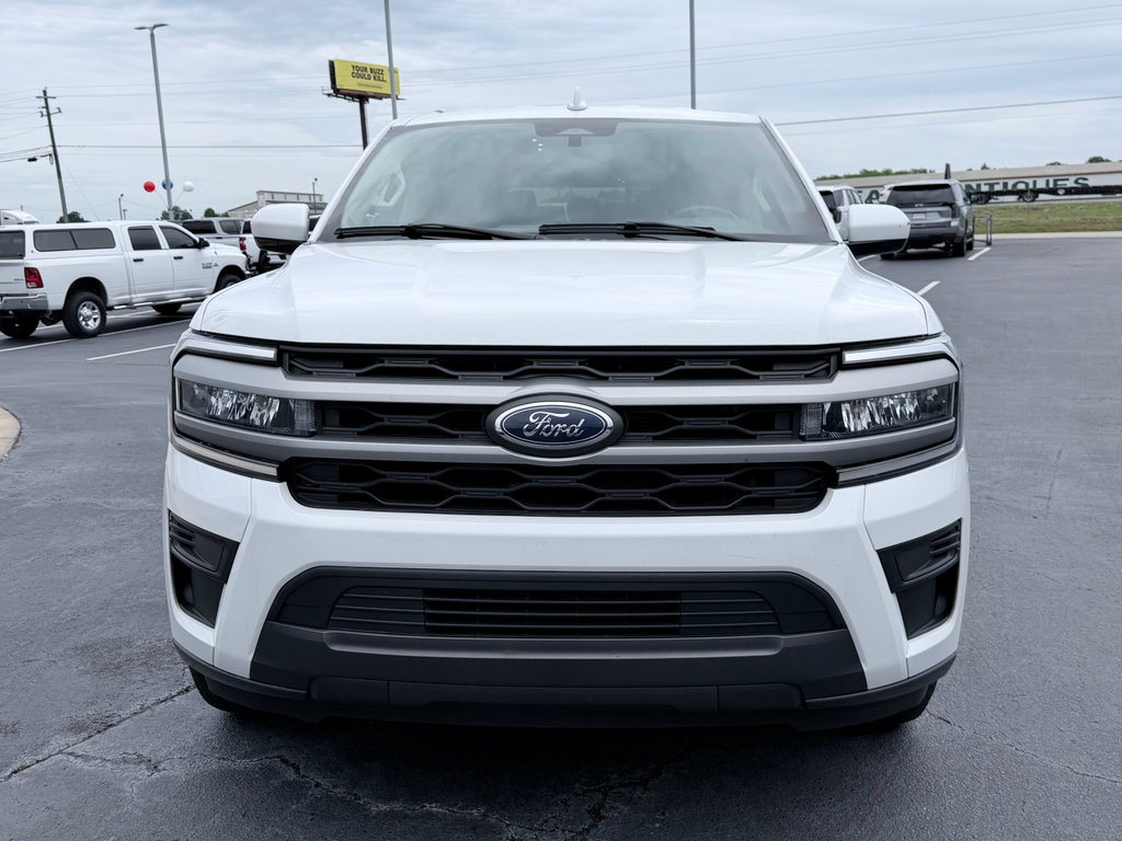 Used 2024 Ford Expedition XLT AWD/4WD image 3