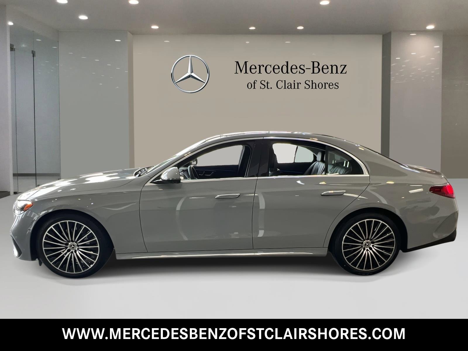 New 2026 Mercedes-Benz E 350 4MATIC Sedan image 2