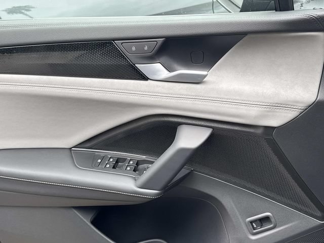 New 2026 Volkswagen Tiguan SE FWD image 16