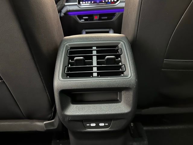 Certified 2025 Volkswagen Tiguan SE R-Line image 30