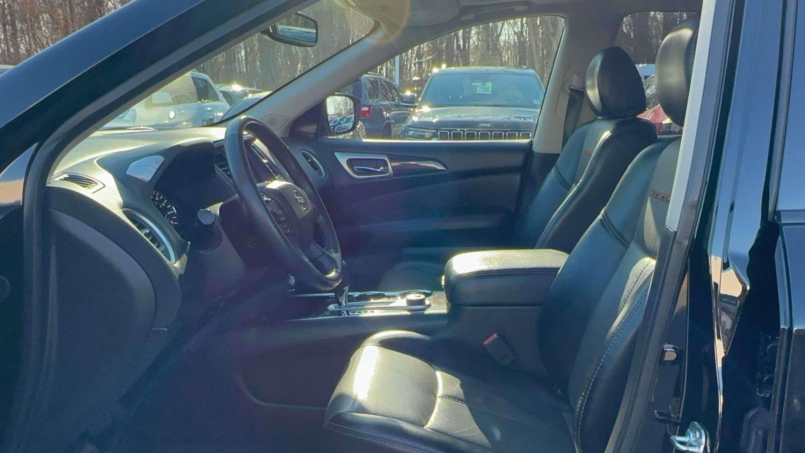 Used 2019 Nissan Pathfinder SL image 15