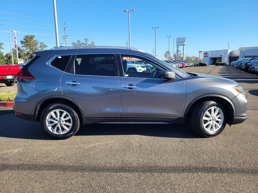 Used 2019 Nissan Rogue SV FWD image 3