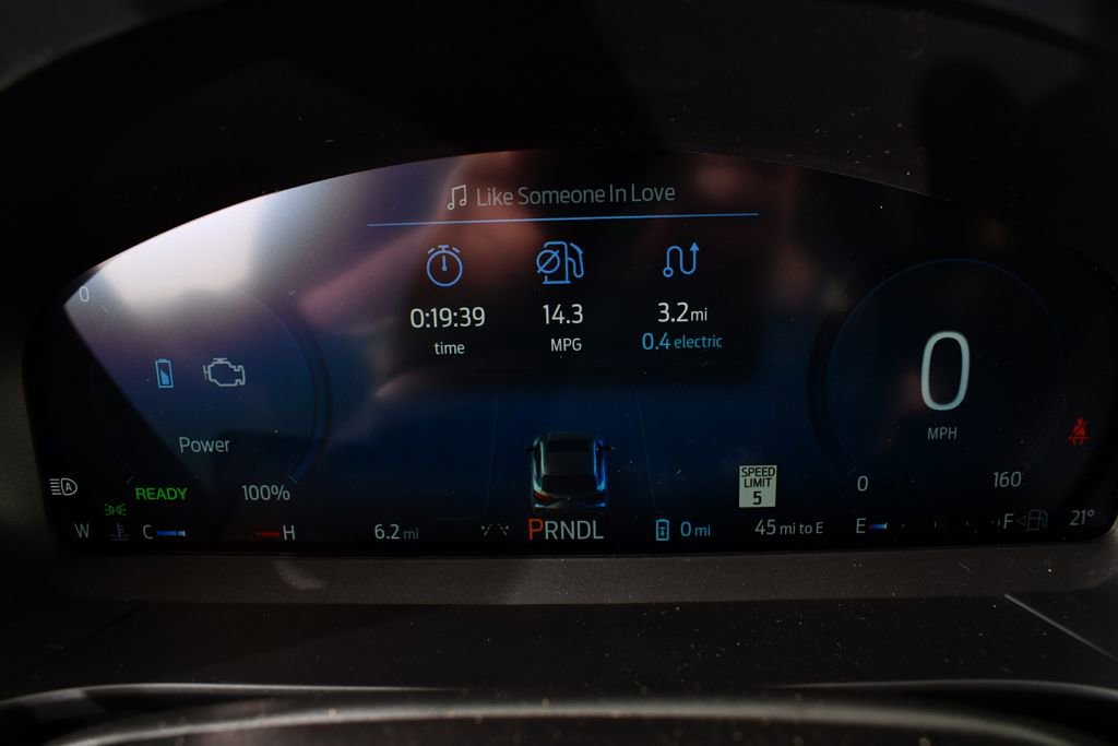 New 2026 Ford Escape SE w/ PHEV Premium Package FWD image 25