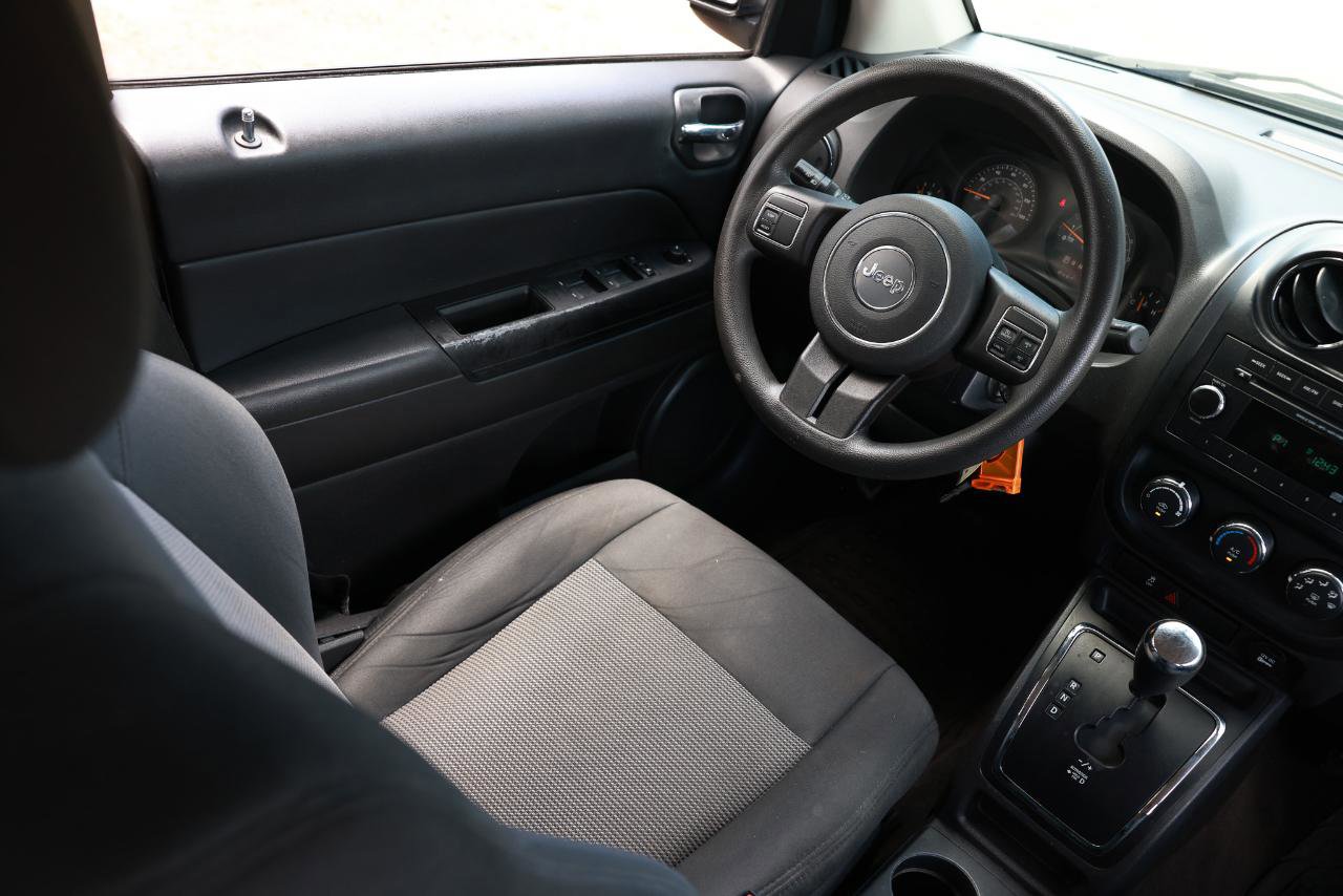 Used 2015 Jeep Compass Sport w/ Power Value Group FWD image 19