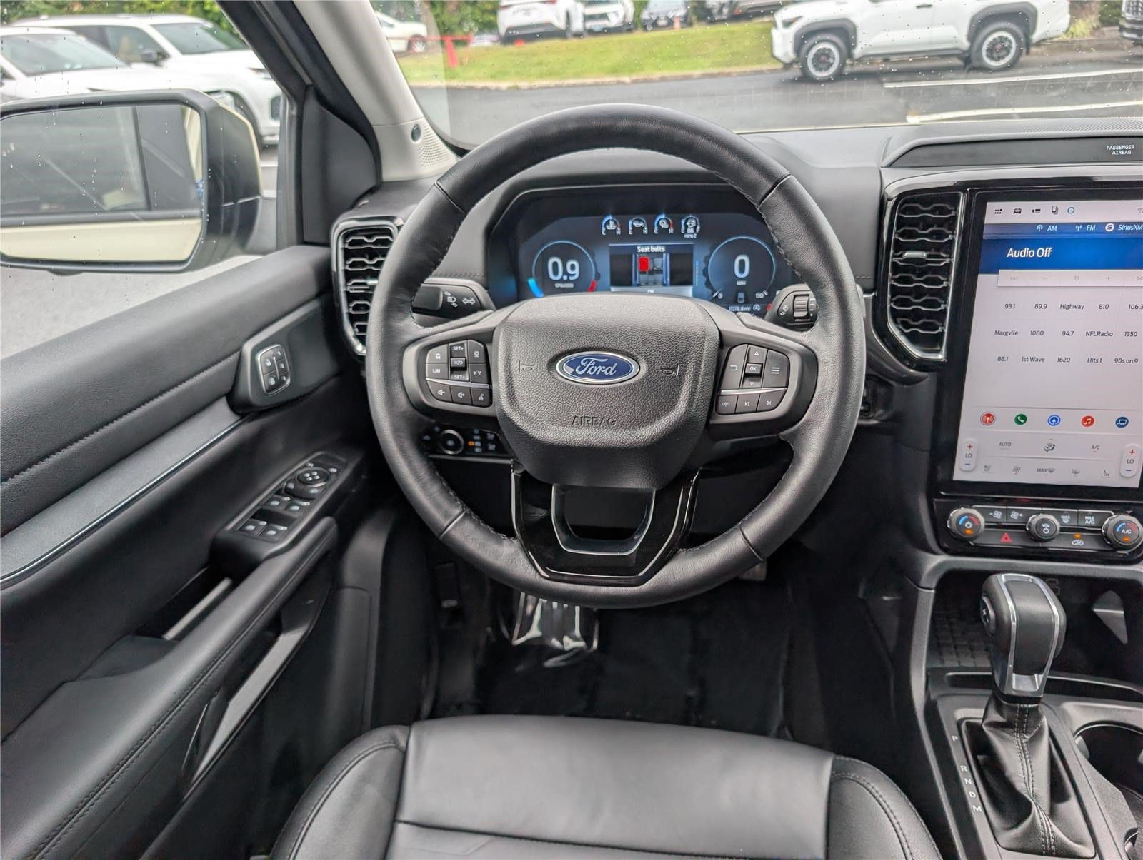 Used 2025 Ford Ranger Lariat w/ FX4 Off-Road Package AWD/4WD image 17