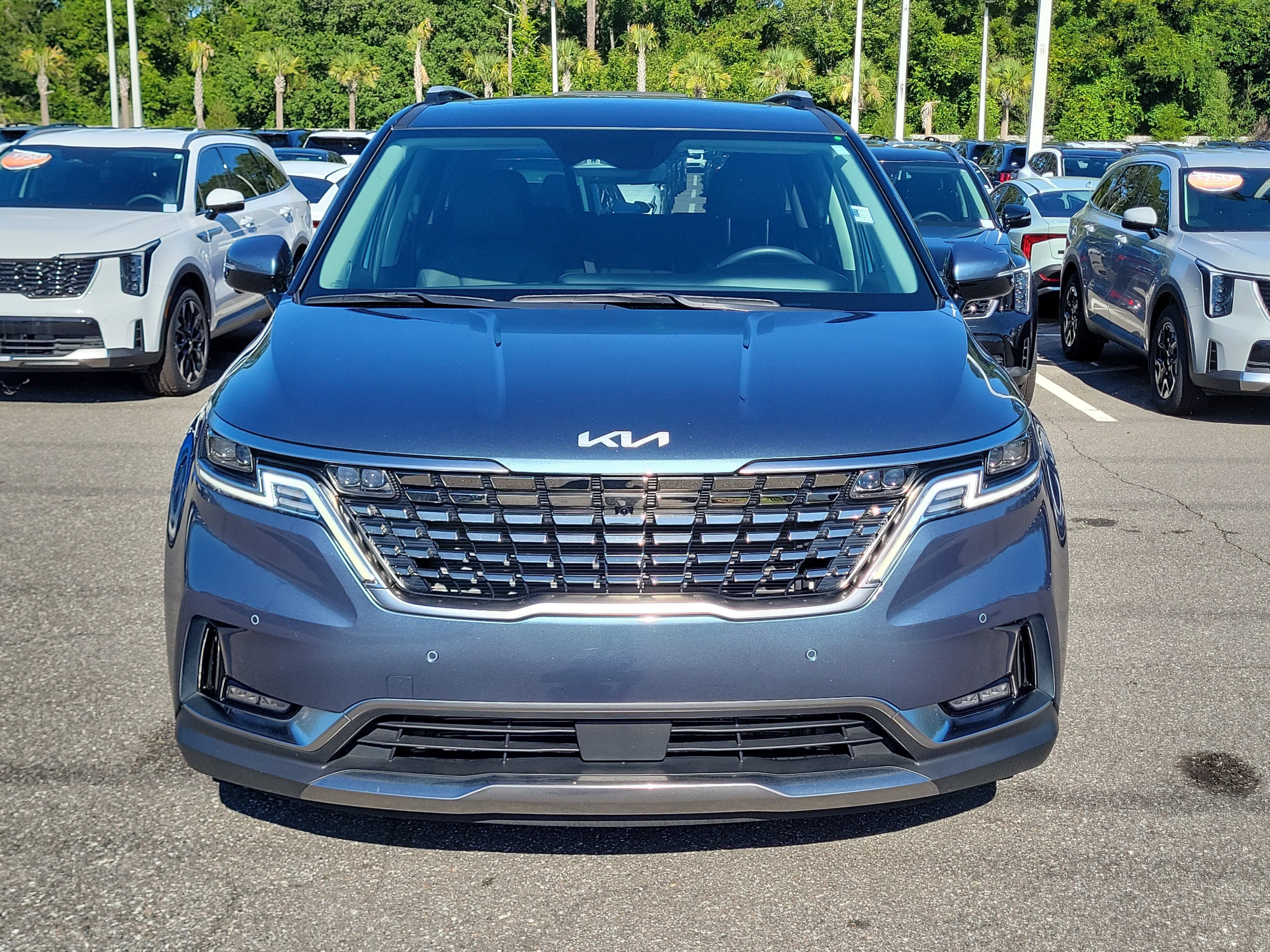 Certified 2024 Kia Carnival SX Prestige FWD image 2