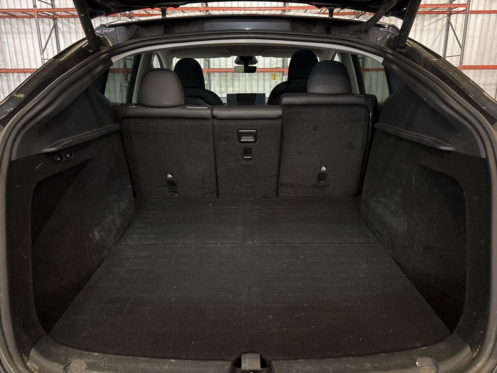 Used 2024 Tesla Model Y Long Range image 13