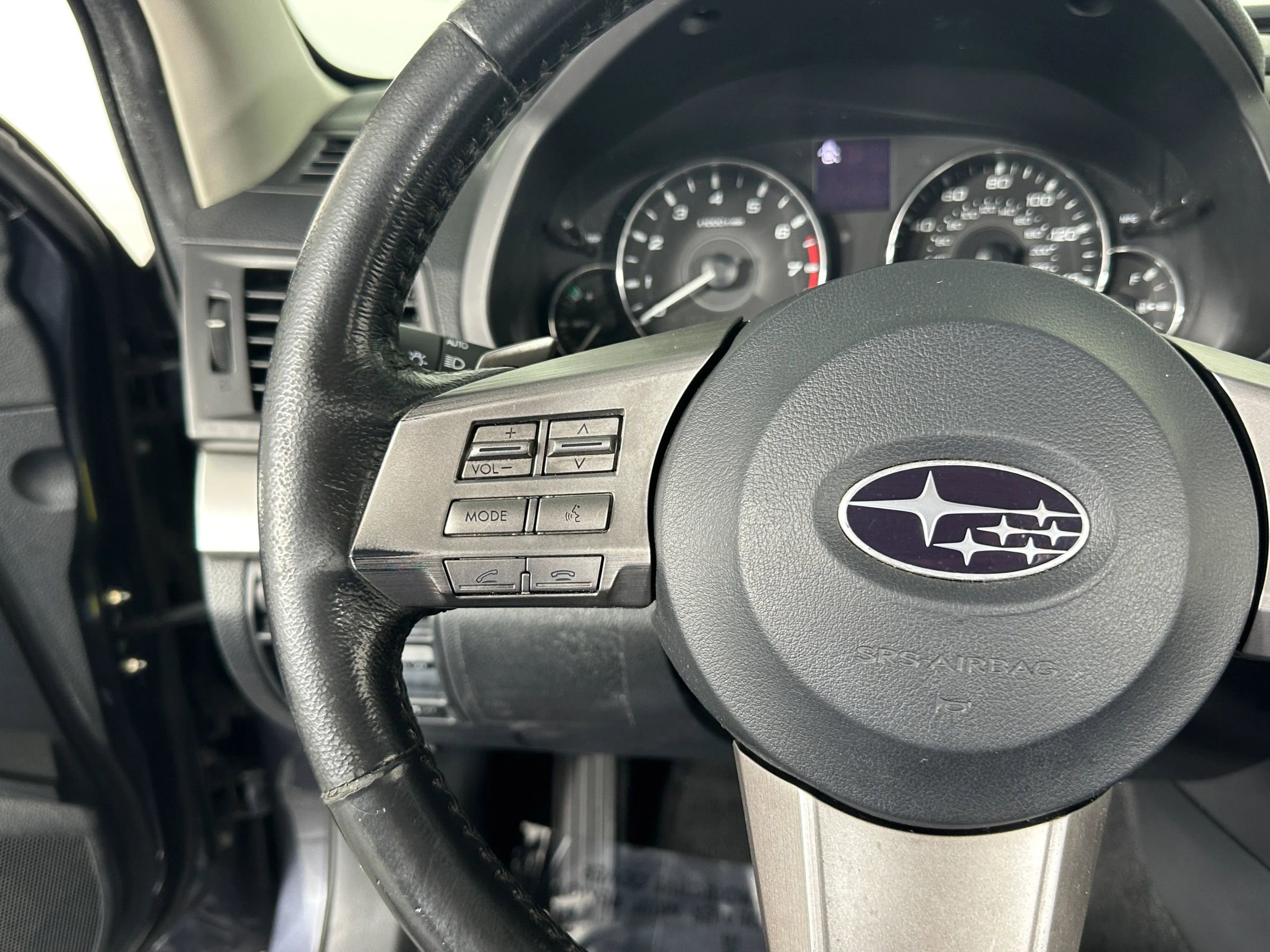 Used 2011 Subaru Legacy 2.5i Premium image 36