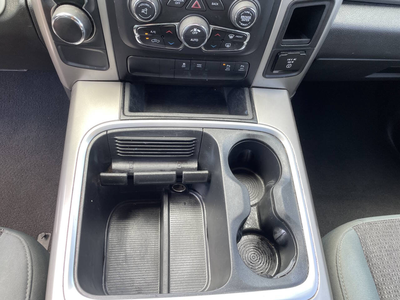 Used 2017 RAM 1500 Big Horn RWD image 16