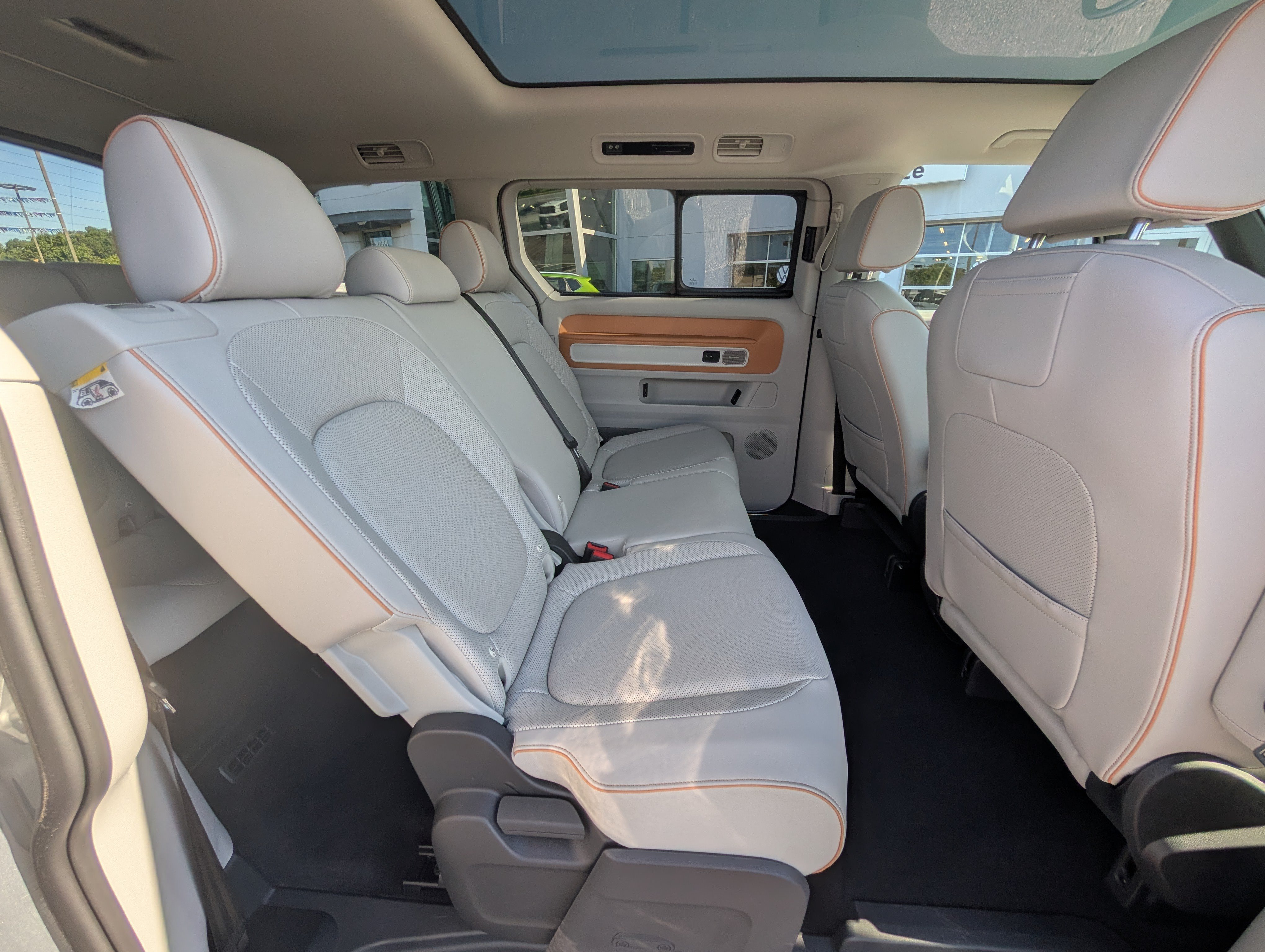 Used 2025 Volkswagen ID. Buzz 1st Edition RWD image 11