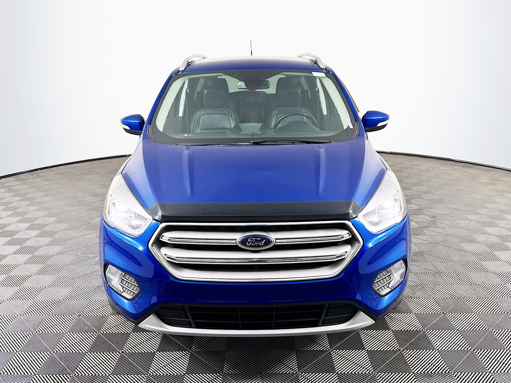 Used 2019 Ford Escape Titanium image 2