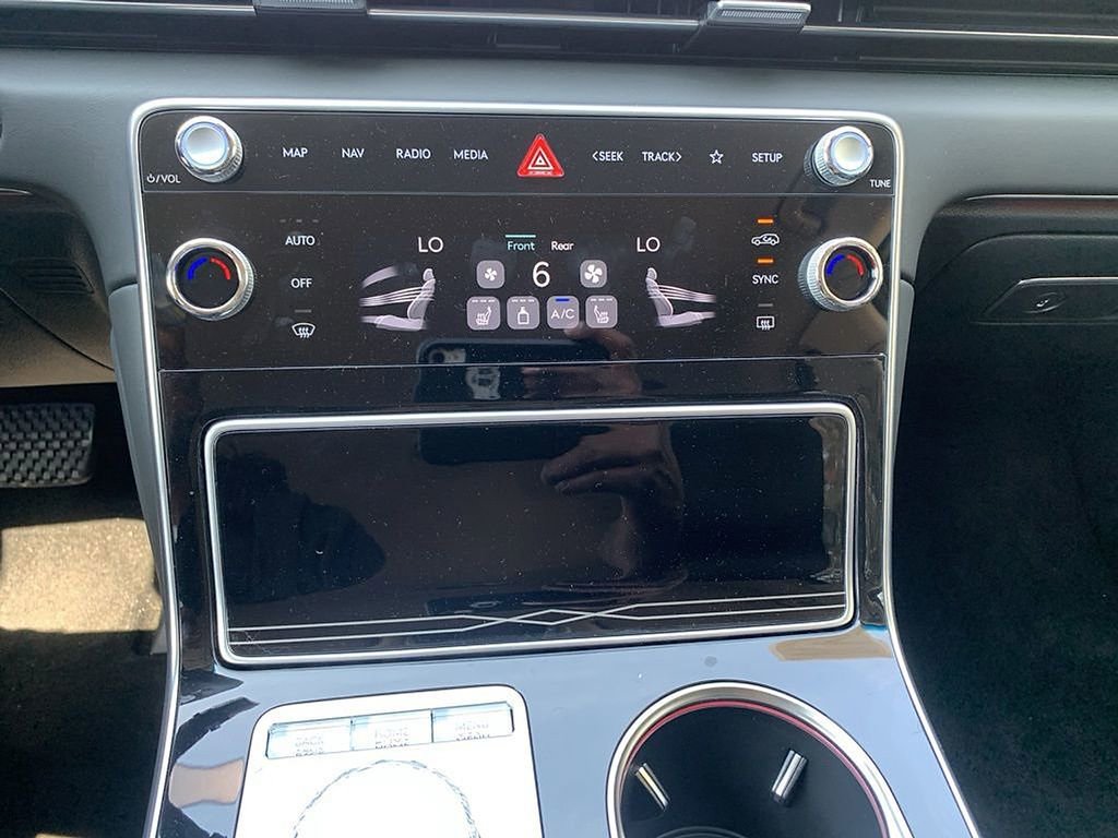 Used 2025 Genesis GV80 2.5T Standard image 12