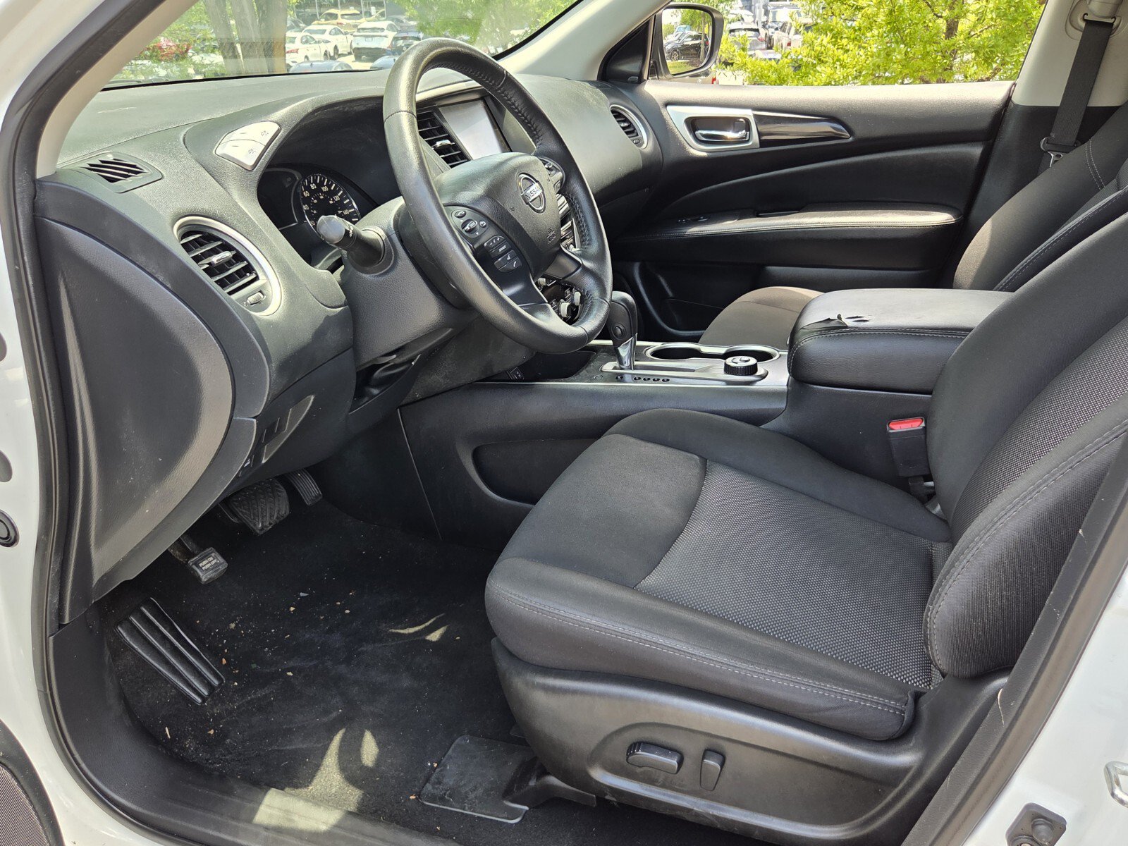 Used 2020 Nissan Pathfinder SV AWD/4WD image 15