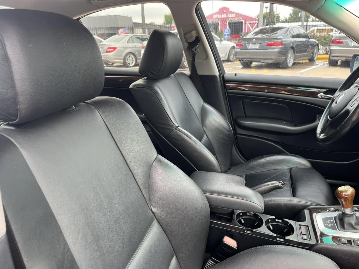 Used 2004 BMW 325i Sedan RWD image 30