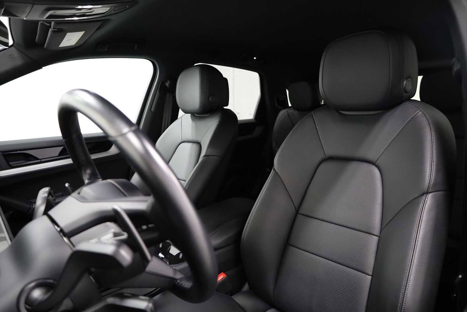 Certified 2024 Porsche Cayenne image 5