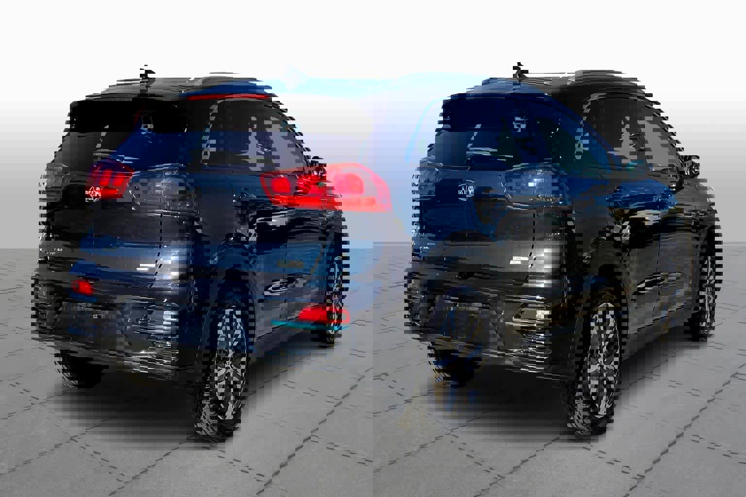 Used 2020 Kia Niro EX w/ Cold Weather Package image 12