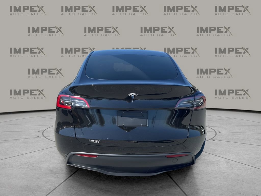 Used 2025 Tesla Model Y Long Range RWD image 4