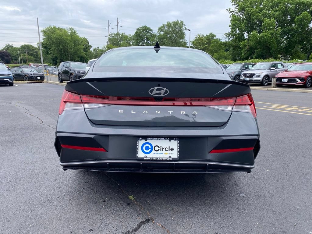 New 2026 Hyundai Elantra SEL Sport Premium FWD image 5