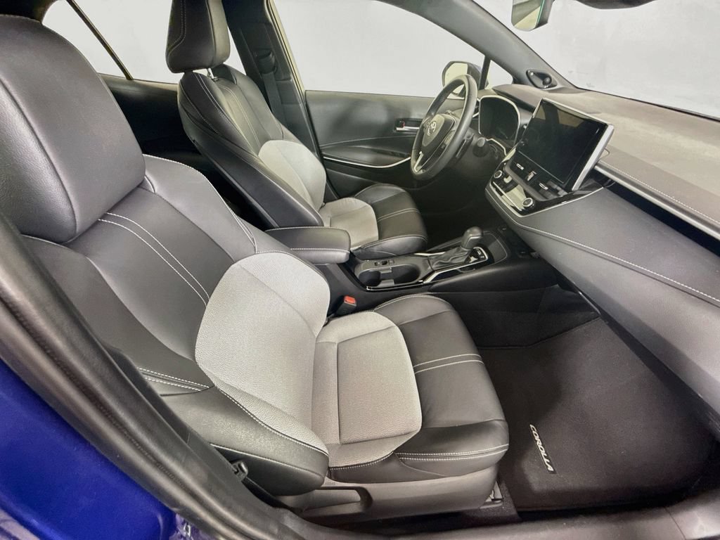 Used 2025 Toyota Corolla XSE FWD image 28