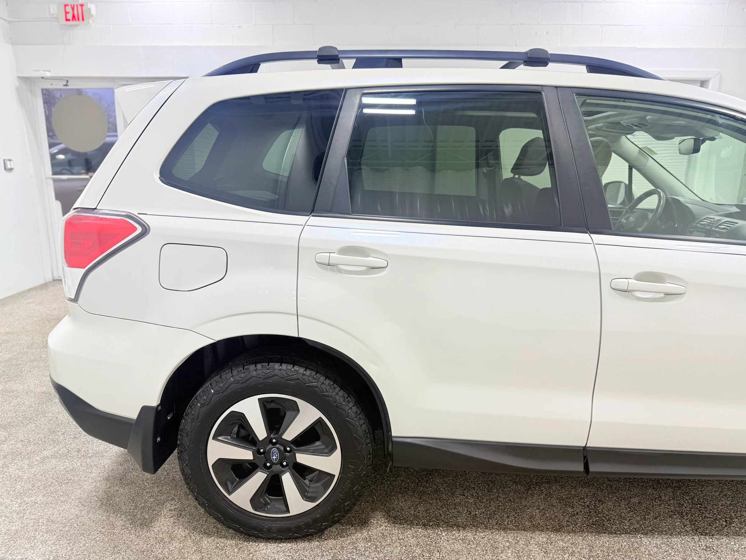 Used 2017 Subaru Forester 2.5i Premium image 9