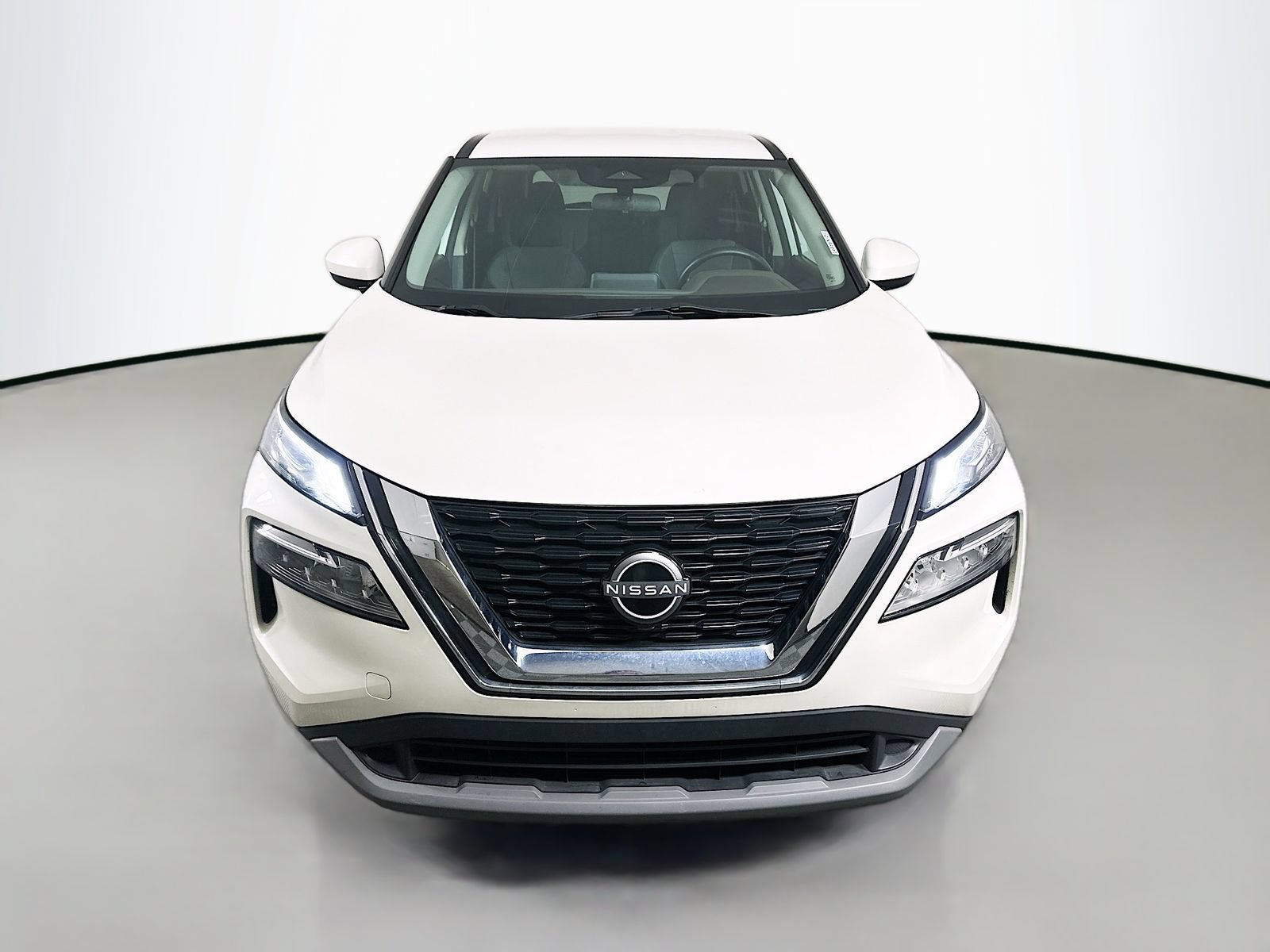 Used 2023 Nissan Rogue SV FWD image 2