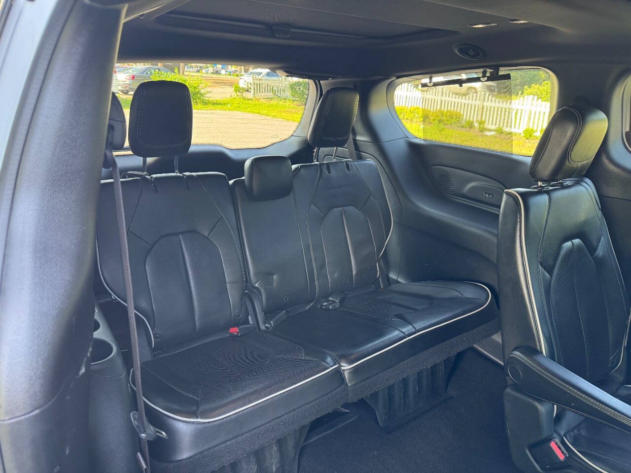 Used 2019 Chrysler Pacifica Limited w/ Advanced Safetytec Group FWD image 49