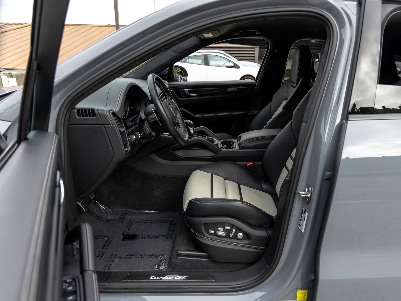 Certified 2023 Porsche Cayenne Turbo GT AWD/4WD image 27