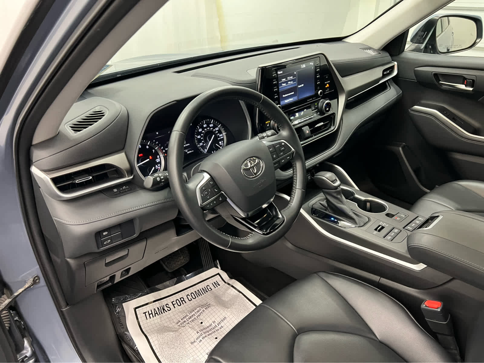 Used 2021 Toyota Highlander XLE image 13