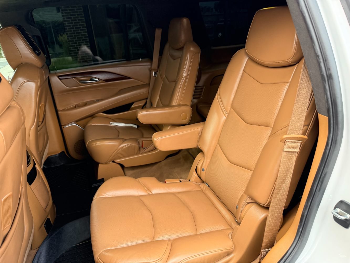 Used 2017 Cadillac Escalade Platinum AWD/4WD image 29