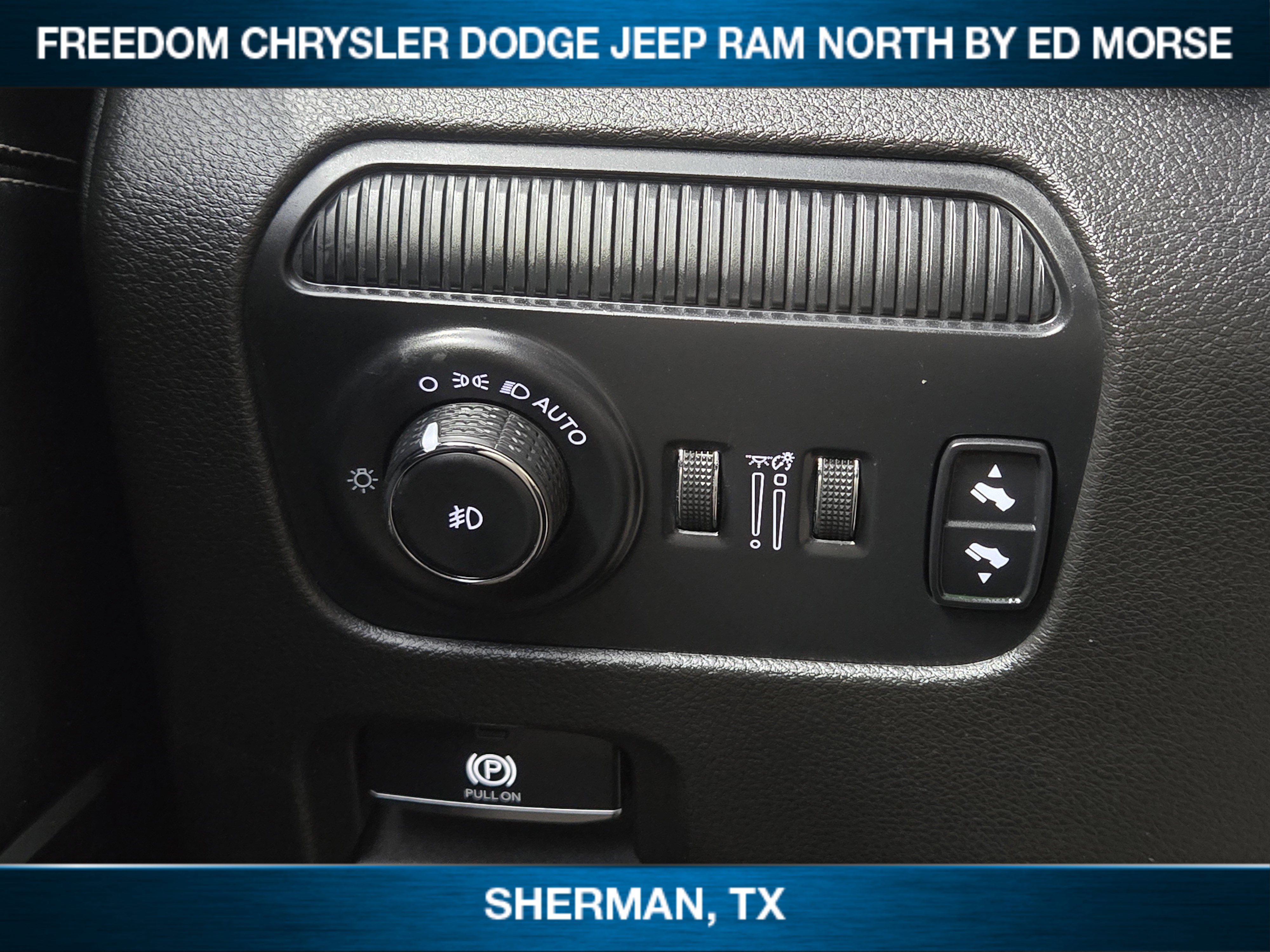 Used 2024 Jeep Wagoneer 4WD w/ Premium Group I image 16