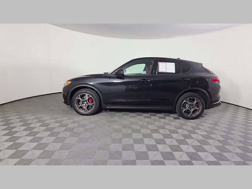 Used 2023 Alfa Romeo Stelvio Sprint RWD image 47