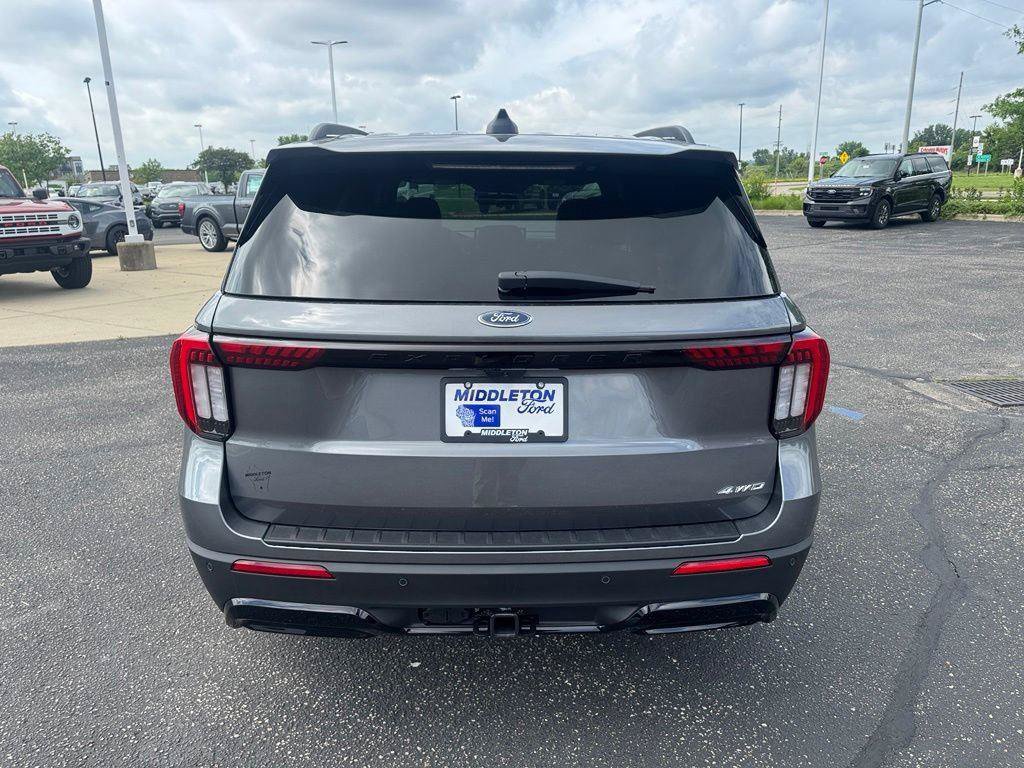 New 2026 Ford Explorer ST-Line w/ ST-Line Street Pack AWD/4WD image 4