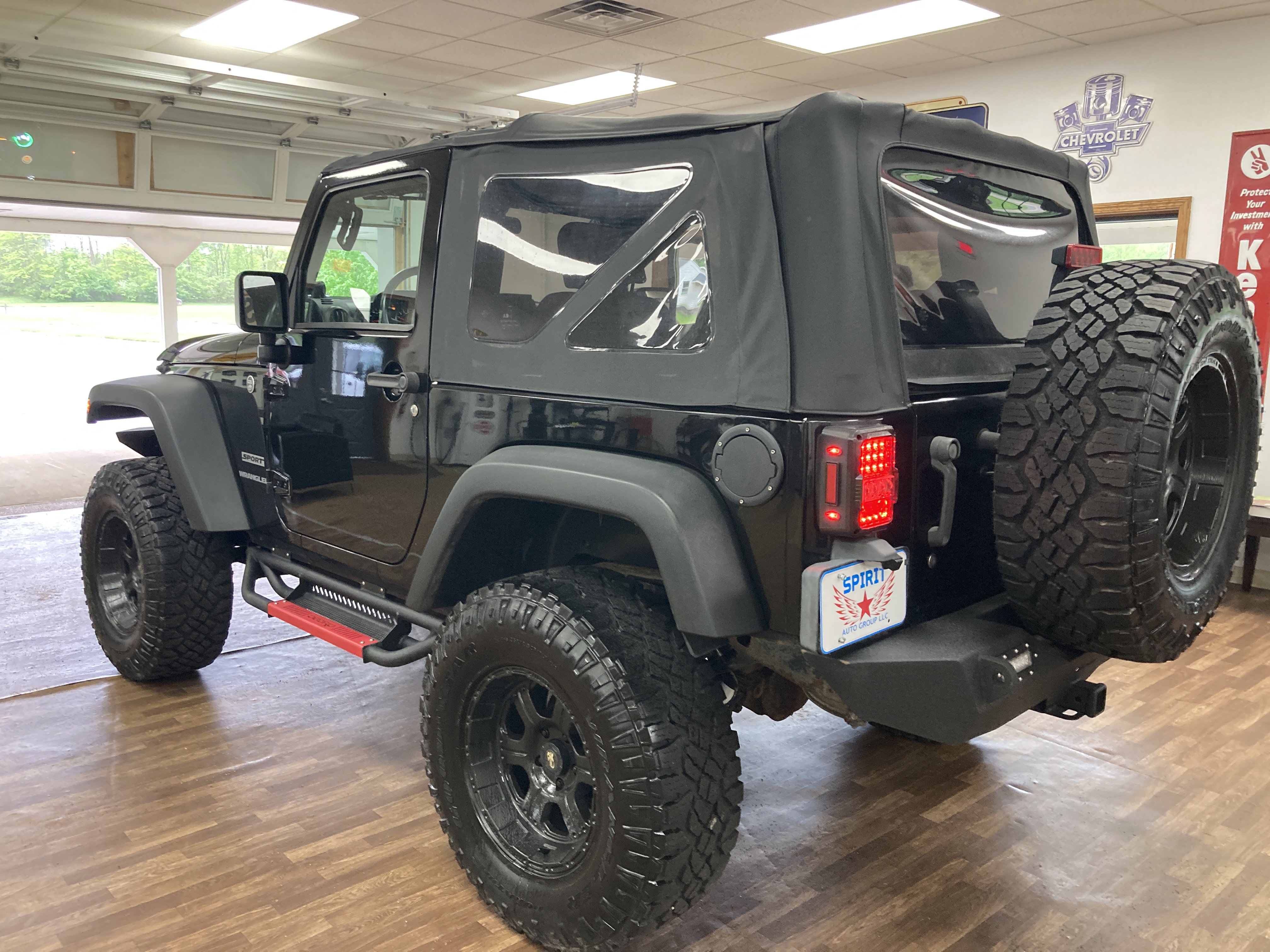 Used 2010 Jeep Wrangler Sport AWD/4WD image 9