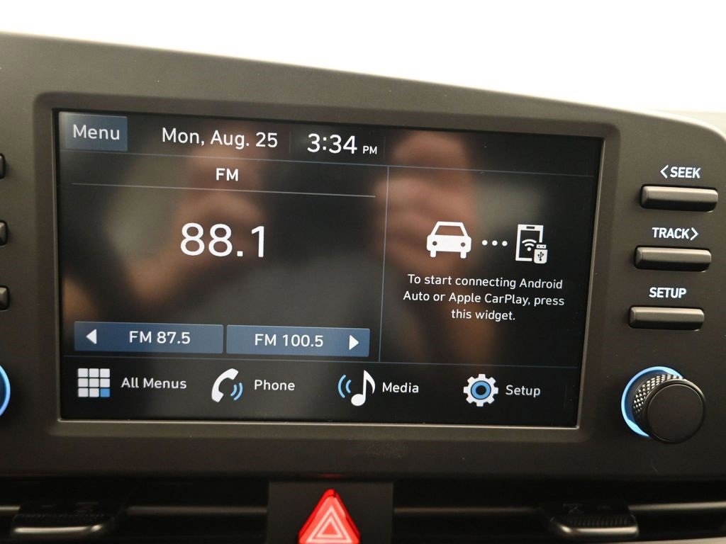 Used 2025 Hyundai Elantra Sport image 12