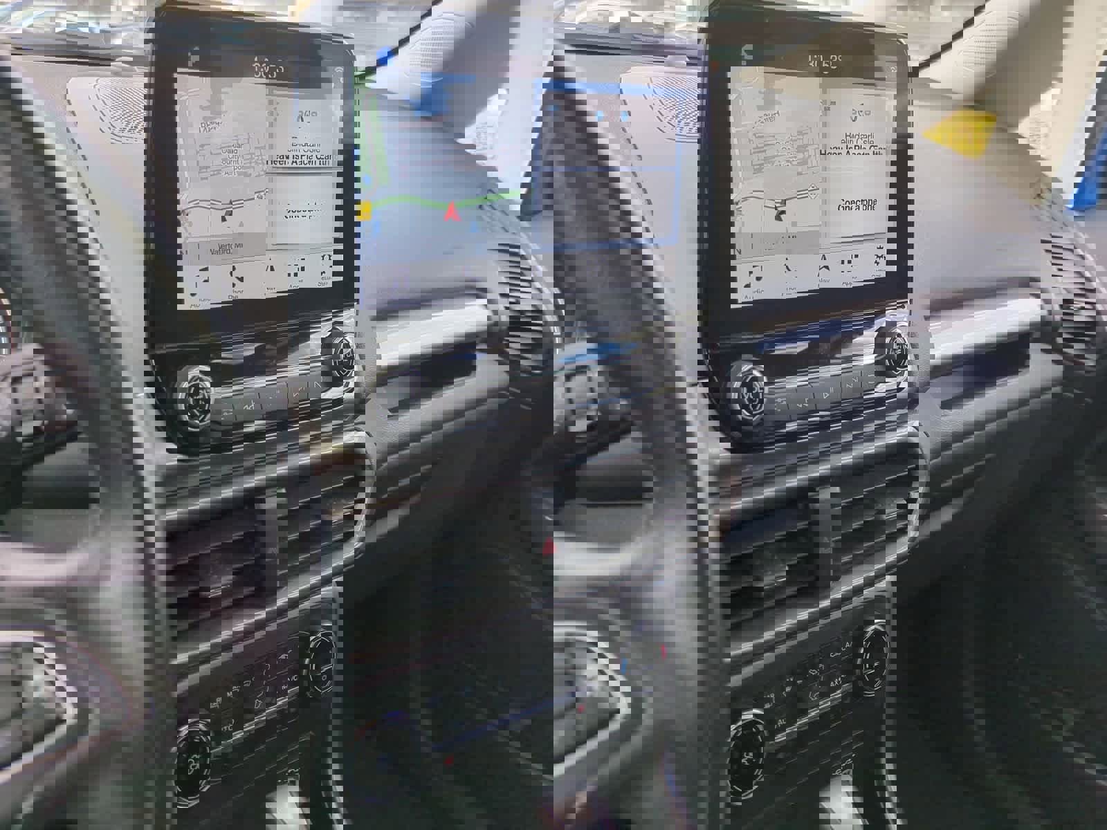 Used 2019 Ford EcoSport SE w/ SE Convenience Package image 29