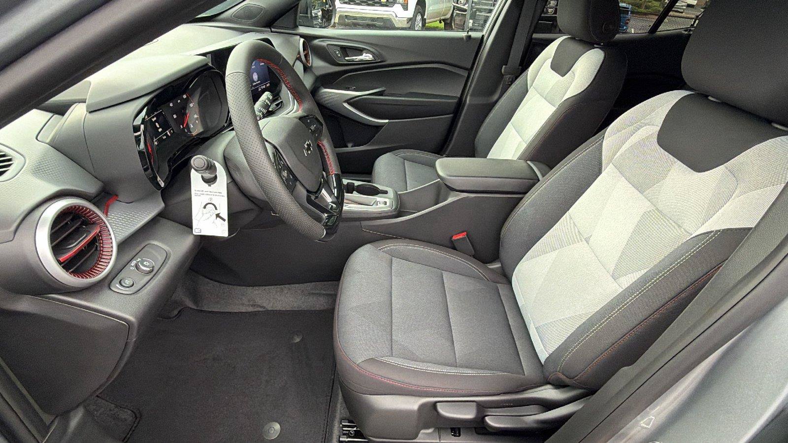 New 2026 Chevrolet Trax RS w/ Sunroof Package FWD image 17