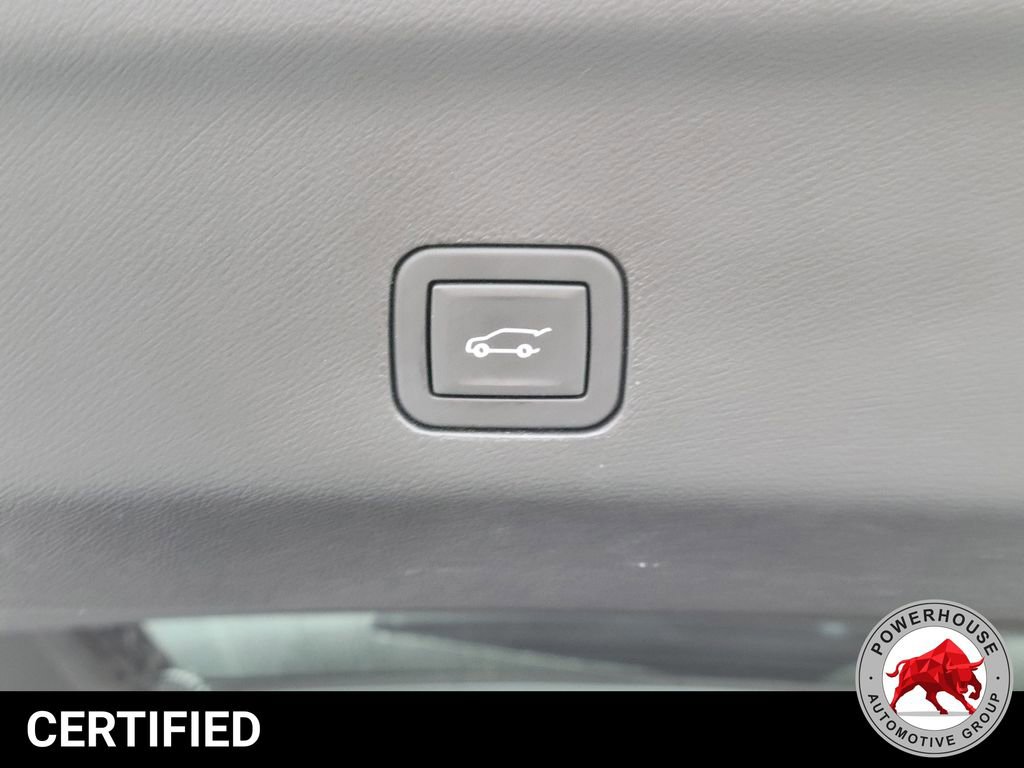 Used 2024 Chevrolet Suburban Premier image 15