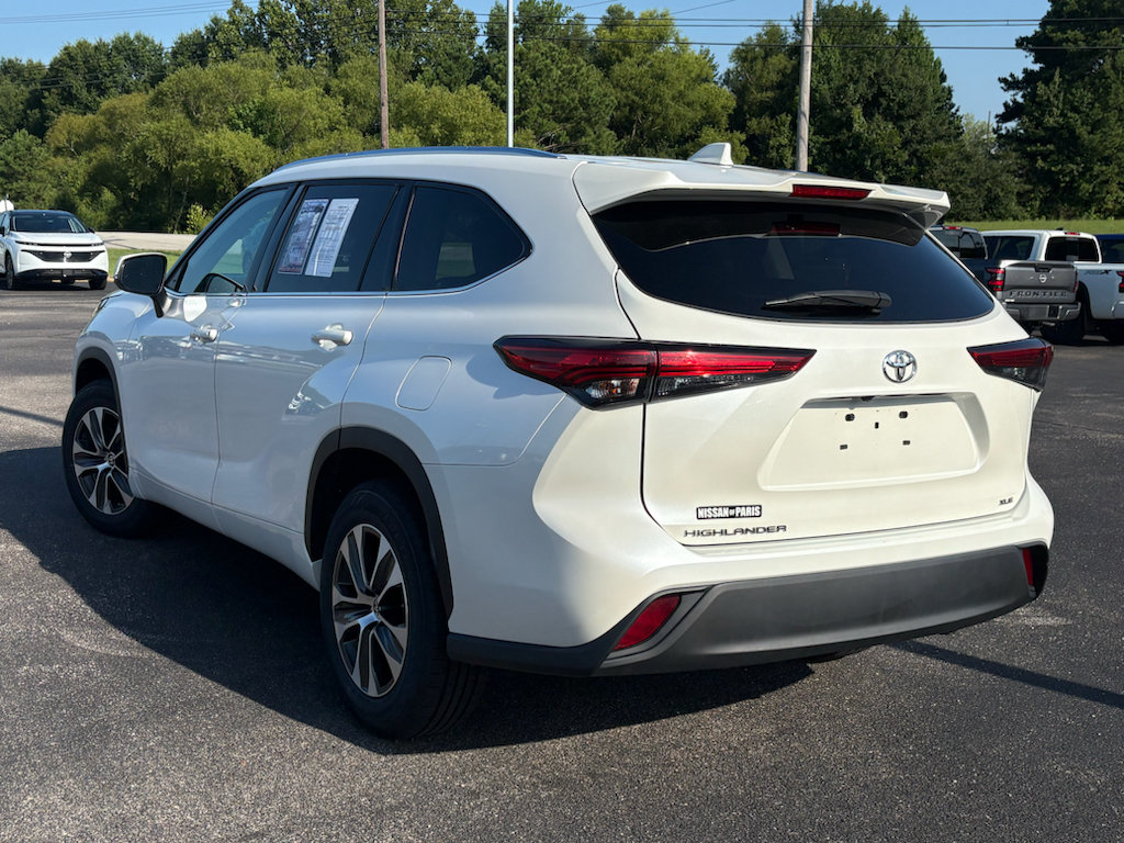 Used 2021 Toyota Highlander XLE FWD image 10