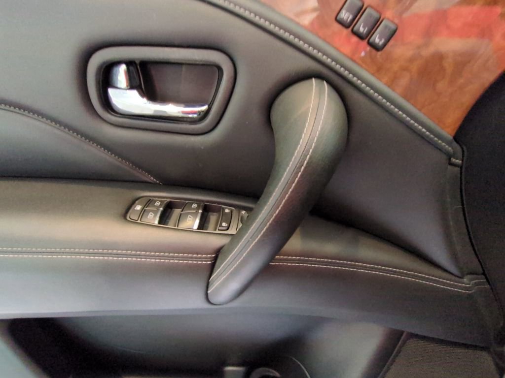 Used 2019 INFINITI QX80 Luxe AWD/4WD image 14