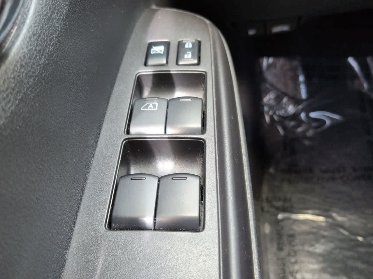 Used 2017 Nissan Versa Note SV FWD image 21