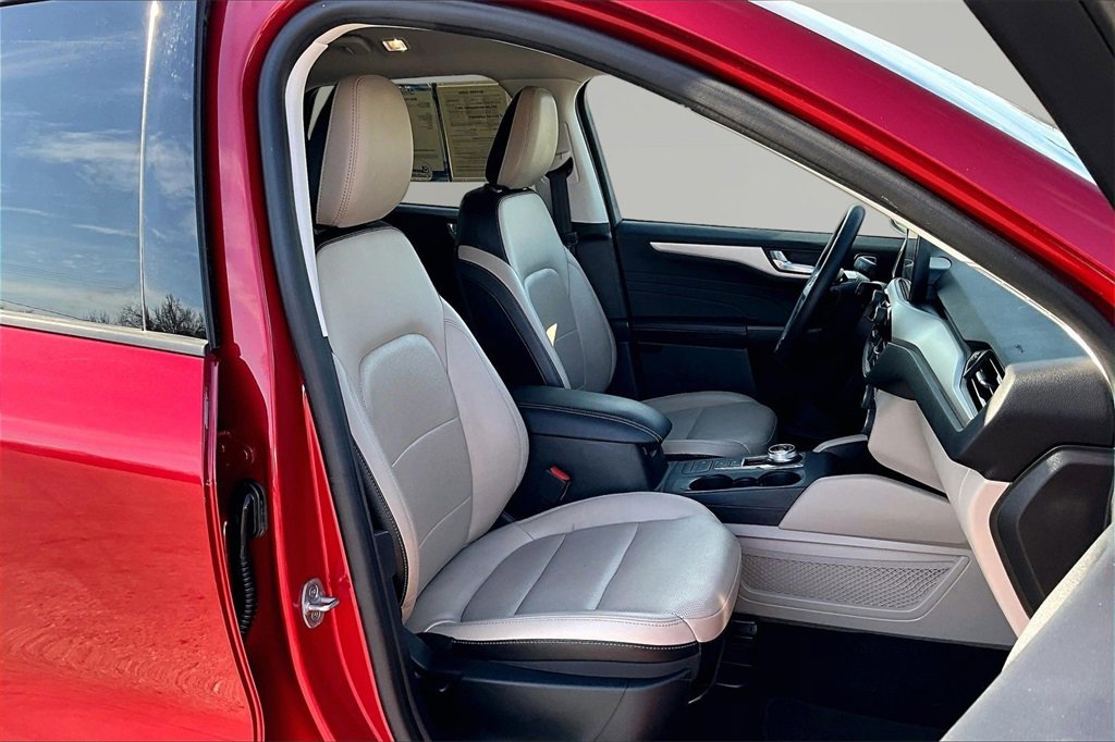 Used 2022 Ford Escape SEL w/ Technology Package image 7