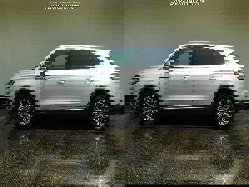 Used 2019 Lincoln Nautilus Select image 22