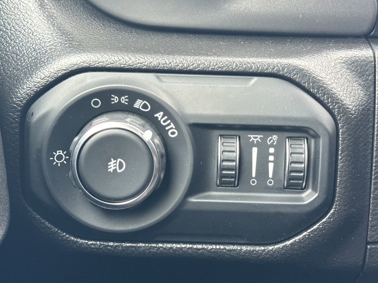 Used 2022 Jeep Wrangler Unlimited Sport image 14