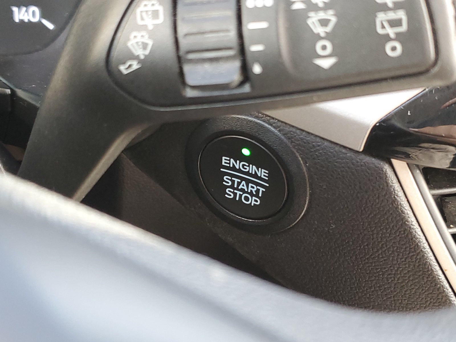 Used 2022 Ford Escape SE FWD image 24
