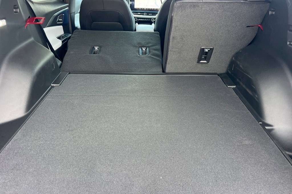 New 2026 Chevrolet Equinox EV LT image 12