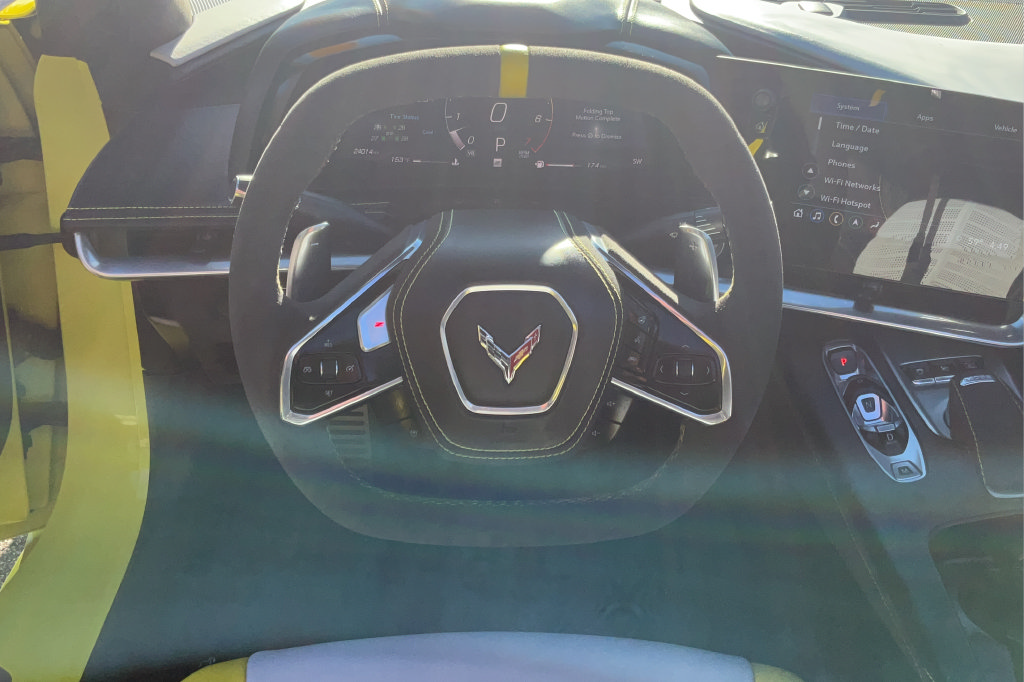 Used 2021 Chevrolet Corvette Stingray Premium Conv w/ Z51 Performance Package RWD image 12